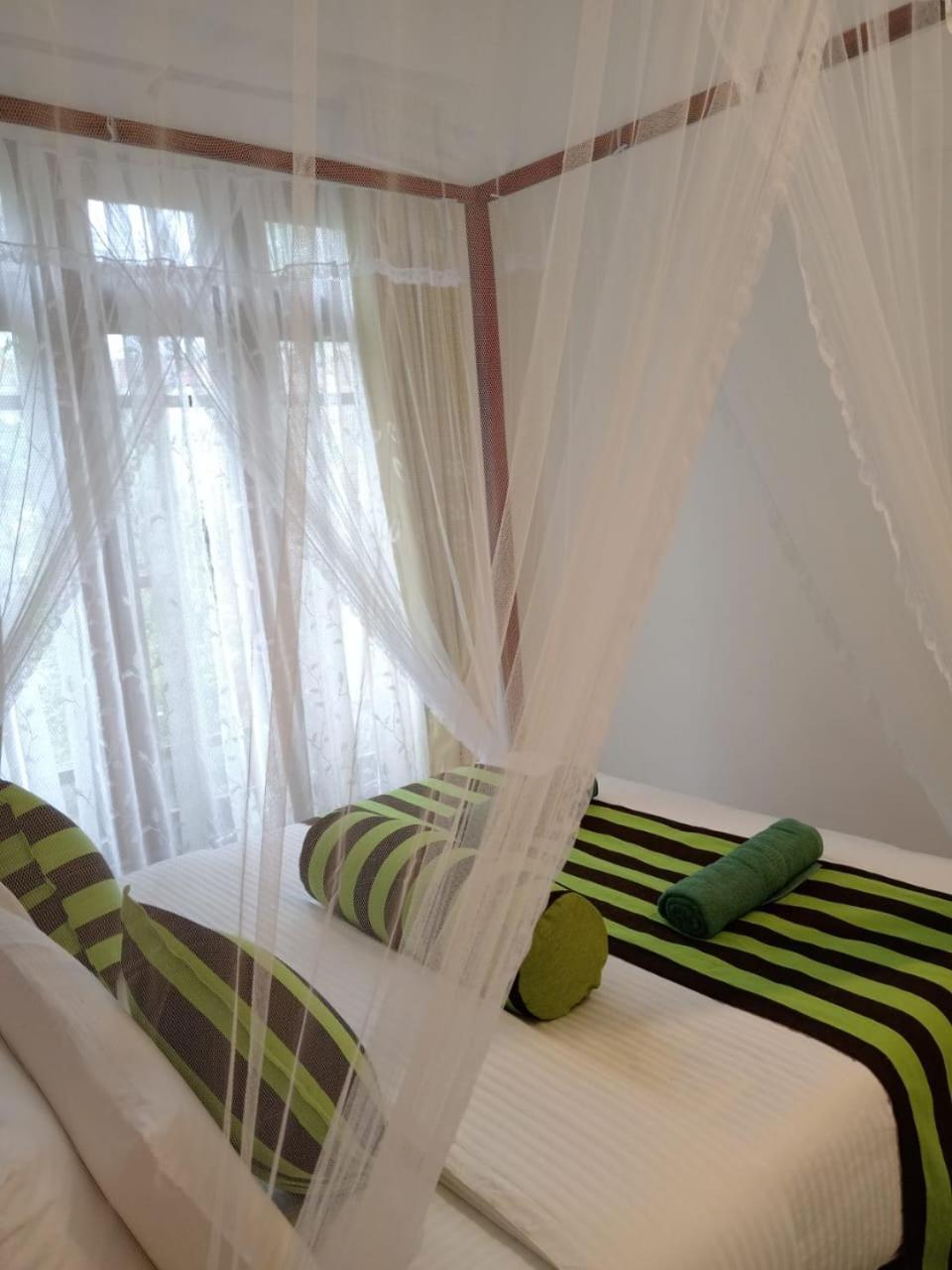 Rich Grove Inn Ella Luaran gambar