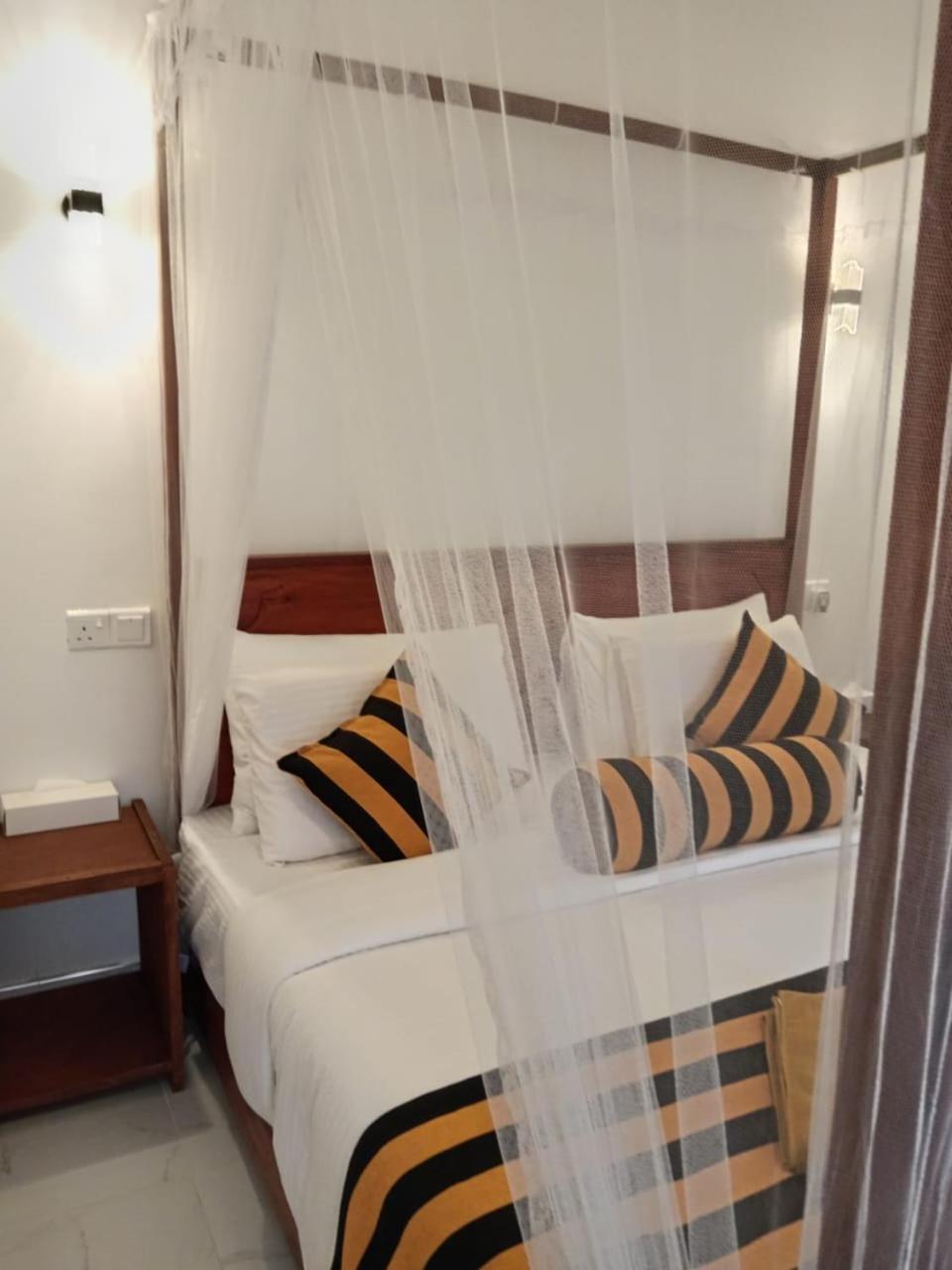 Rich Grove Inn Ella Luaran gambar