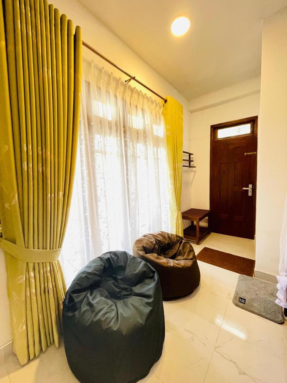 Rich Grove Inn Ella Luaran gambar