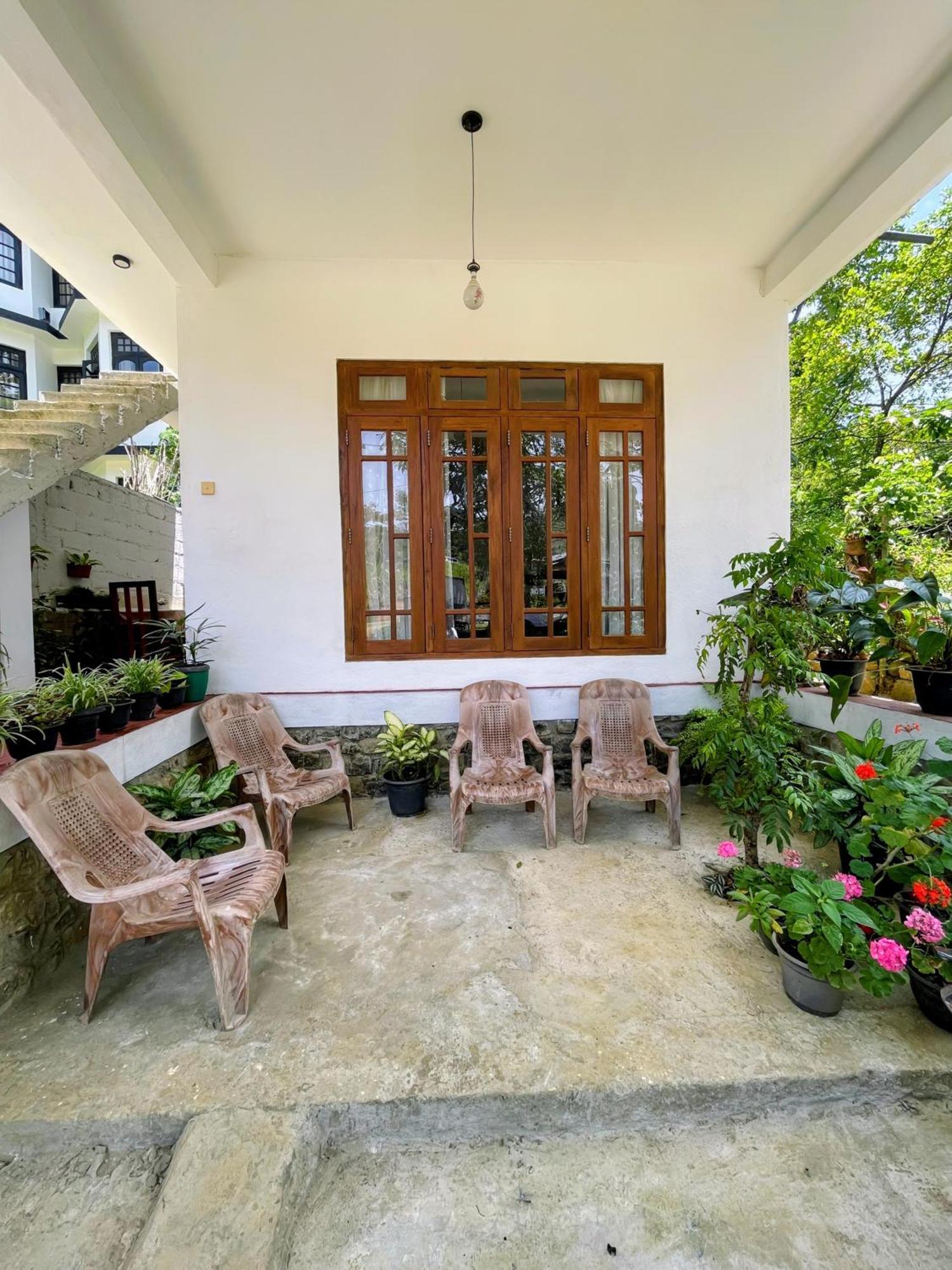 Rich Grove Inn Ella Luaran gambar