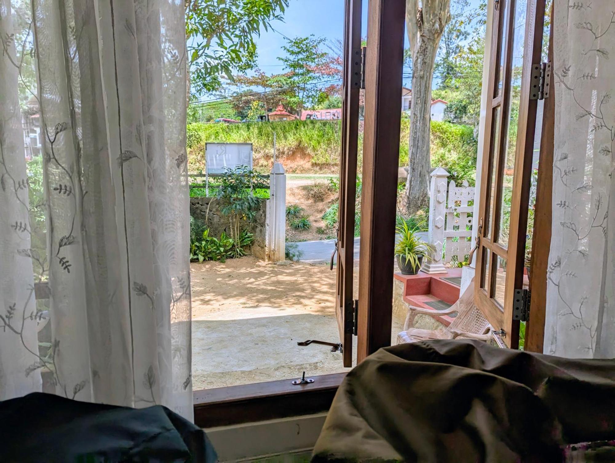 Rich Grove Inn Ella Luaran gambar