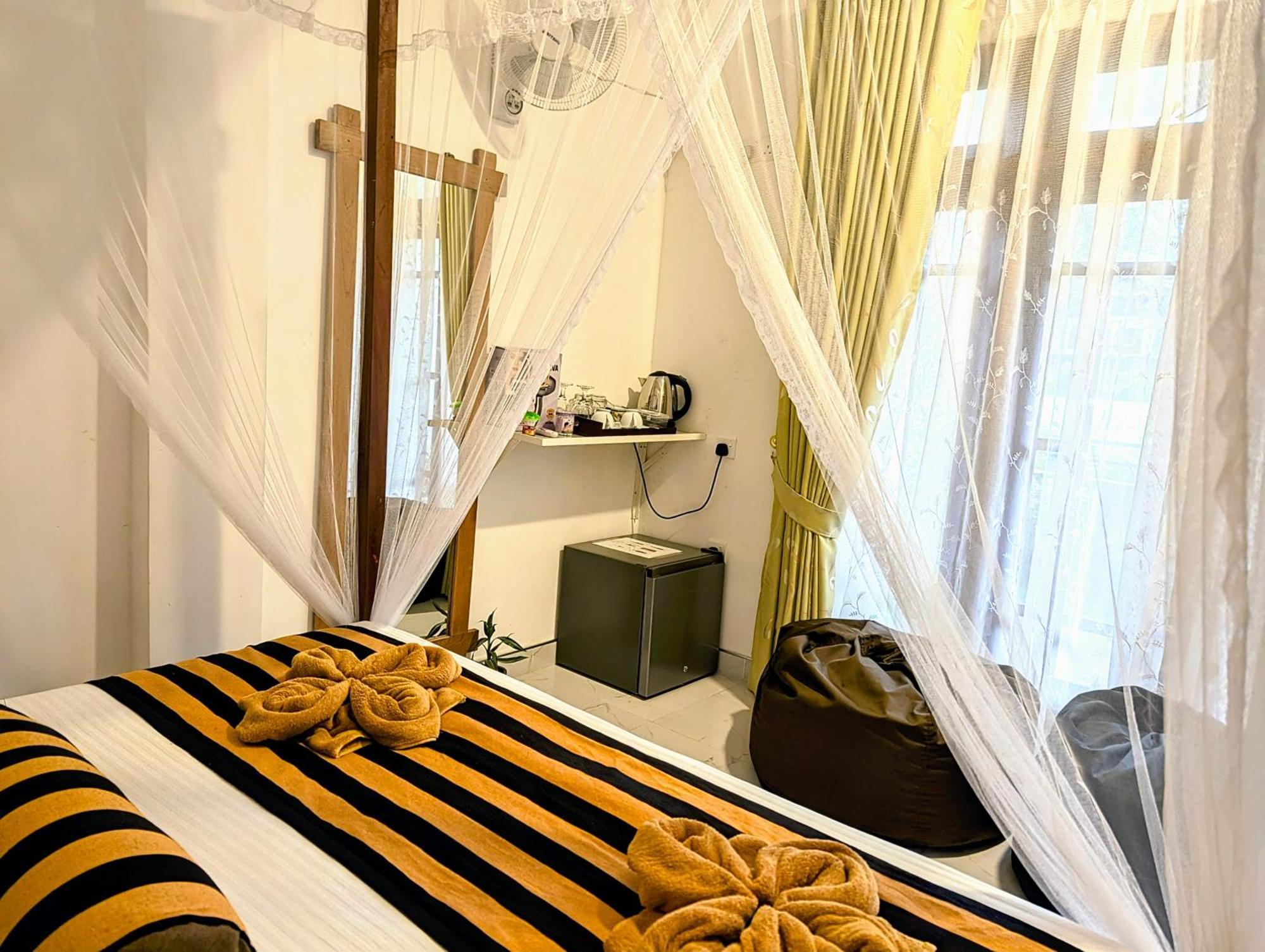 Rich Grove Inn Ella Luaran gambar