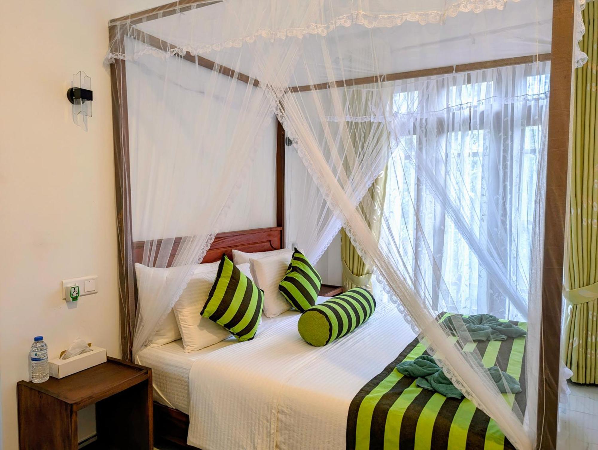 Rich Grove Inn Ella Luaran gambar